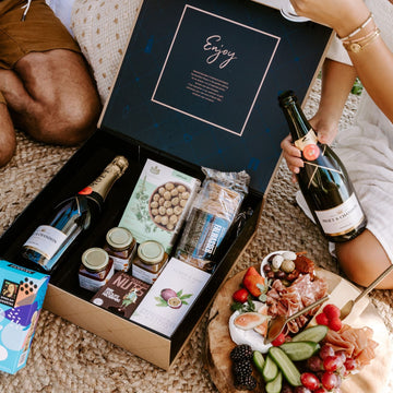 Natural gift box with black interior